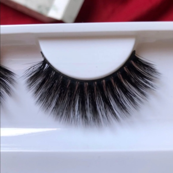 False Lashes - Picture 2 of 5
